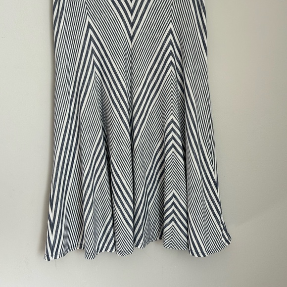 Citrus XL Black & White Chevron Stripe Sleeveless V-Neck Dress - Picture 4 of 5